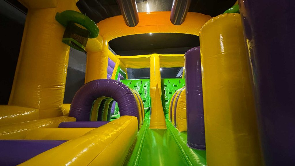 hinchable-ladrillos-bolas-parque-centro-infantil-ocio-funplaypark-vitoria-gasteiz