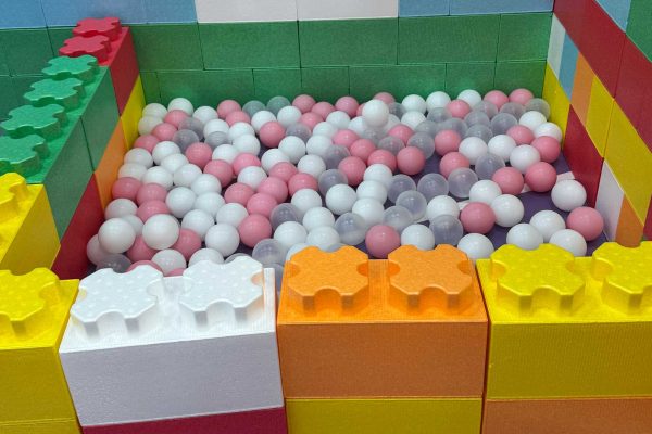 ladrillos-bolas-parque-centro-infantil-ocio-funplaypark-vitoria-gasteiz ladrillos-bolas-parque-centro-infantil-ocio-funplaypark-vitoria-gasteiz